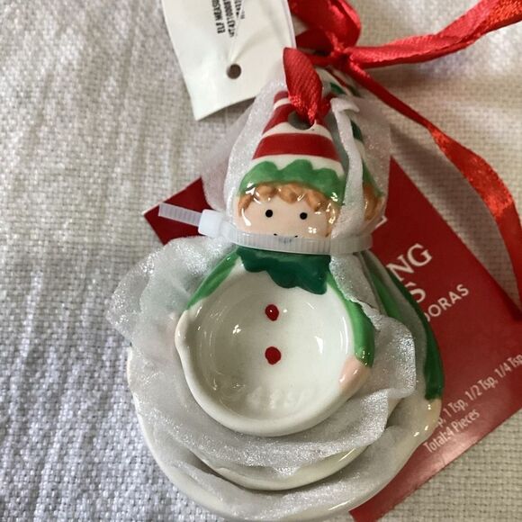 Holiday Elf Measuring Cup & Measuring Spoons Set with 3 Robert Stanley Towels - Picture 2 of 7